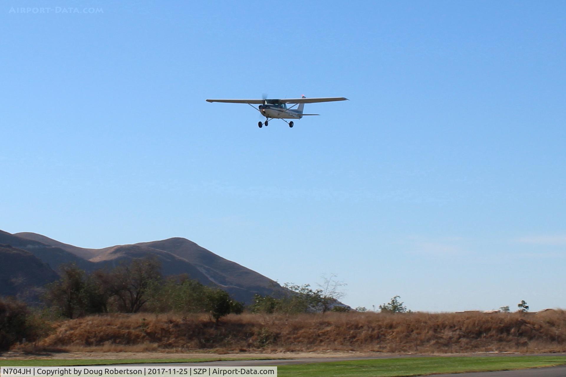 N704JH, 1976 Cessna 150M C/N 15078644, 1076 Cessna 150M, Continental O-200 100 Hp, on final Rwy 04