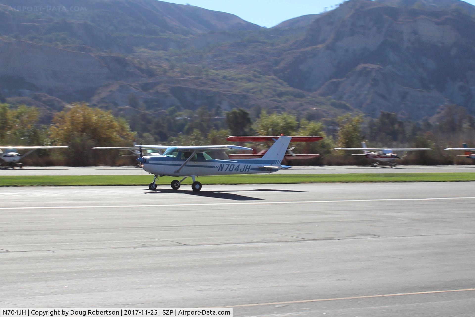 N704JH, 1976 Cessna 150M C/N 15078644, 1976 Cessna 150M, Continental O-200 100 Hp, landing roll Rwy 04