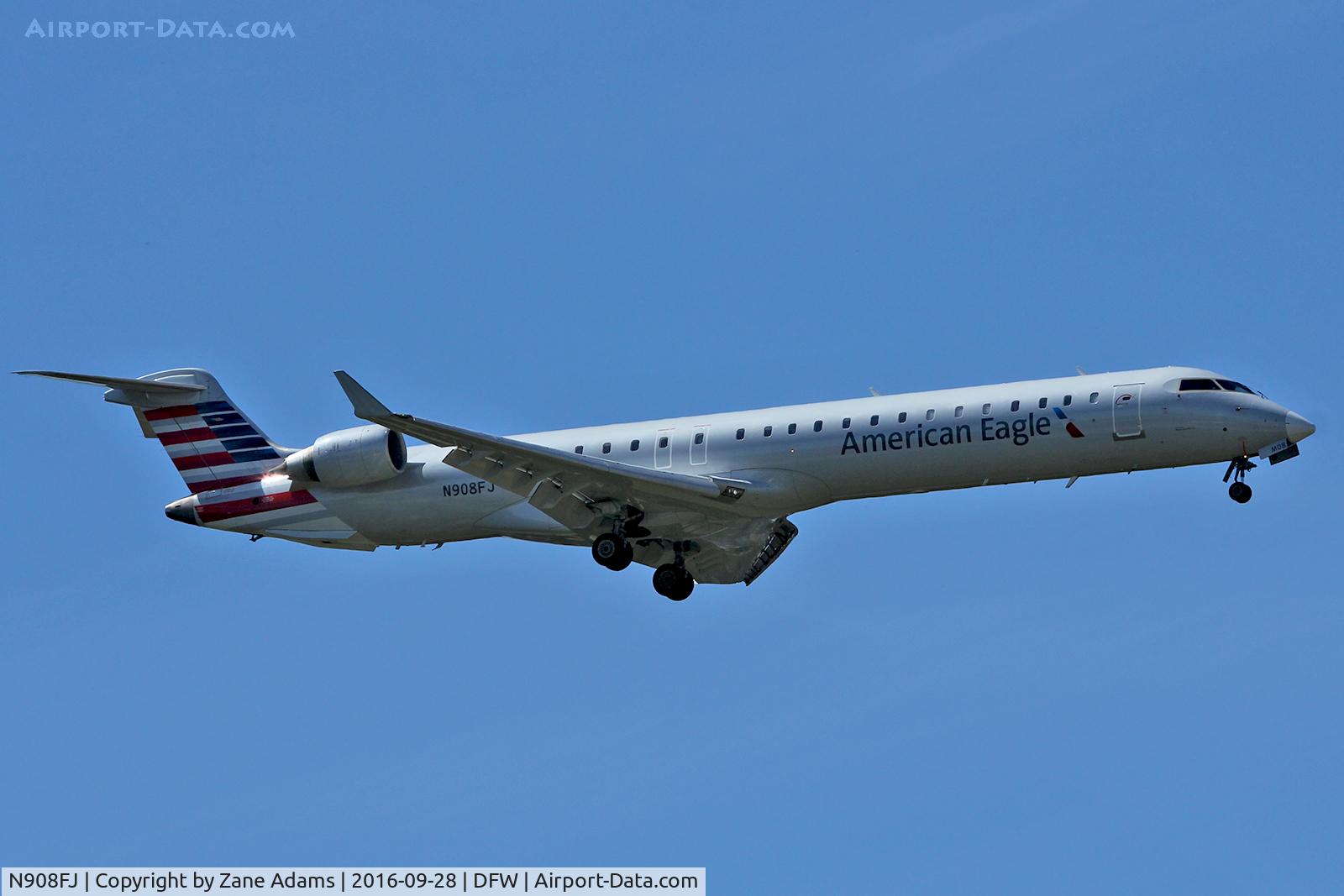 N908FJ, 2003 Bombardier CRJ-900ER (CL-600-2D24) C/N 15008, Arriving at DFW Airport
