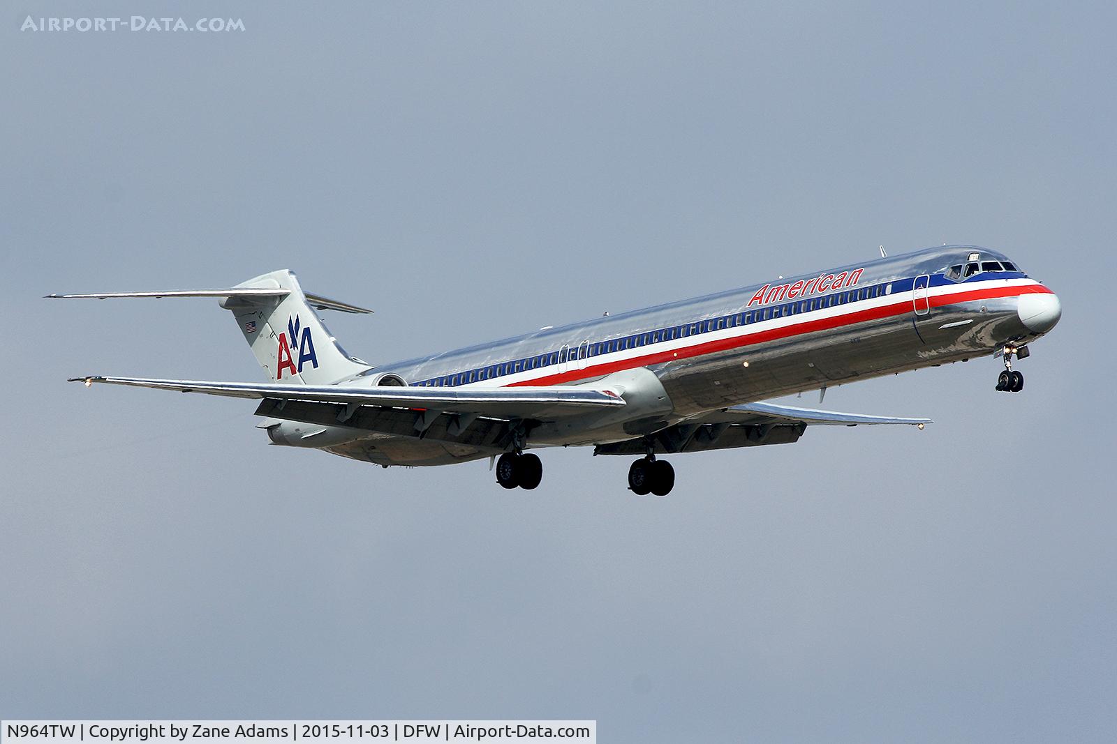 N964TW, 1999 McDonnell Douglas MD-83 (DC-9-83) C/N 53614, Arriving at DFW Airport