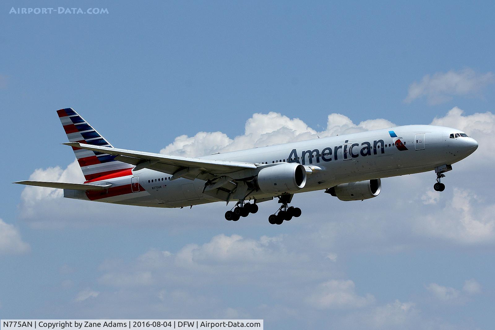 N775AN, 1999 Boeing 777-223 C/N 29584, Arriving at DFW Airport