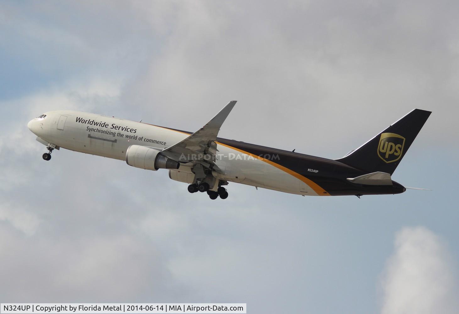 N324UP, 1998 Boeing 767-34AF C/N 27750, UPS 767-300