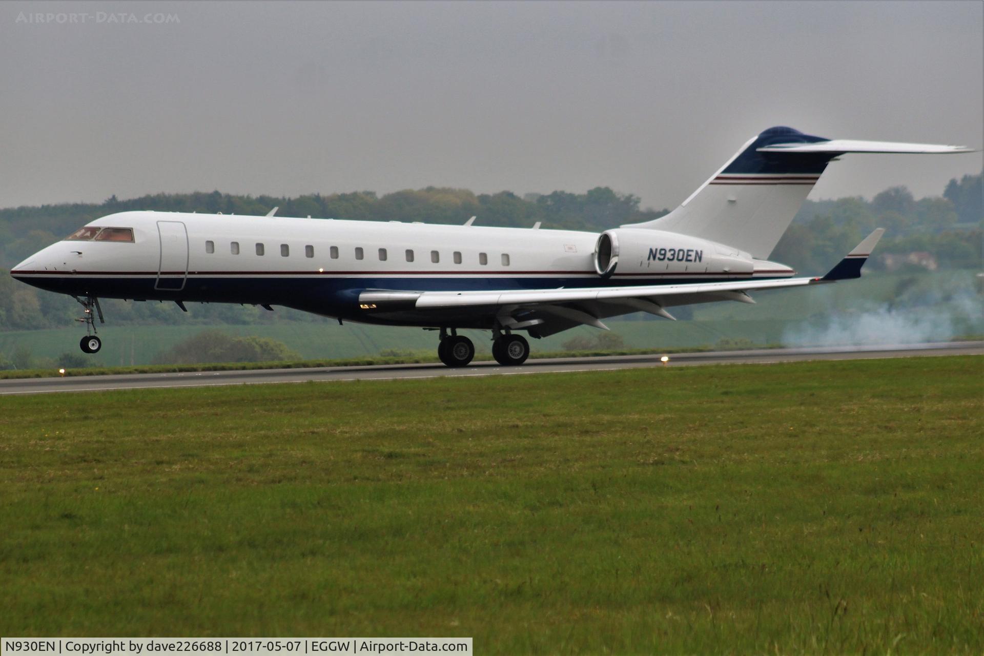 N930EN, 1999 Bombardier BD-700-1A11 Global Express C/N 9040, N930EN landing on 26 at London Luton