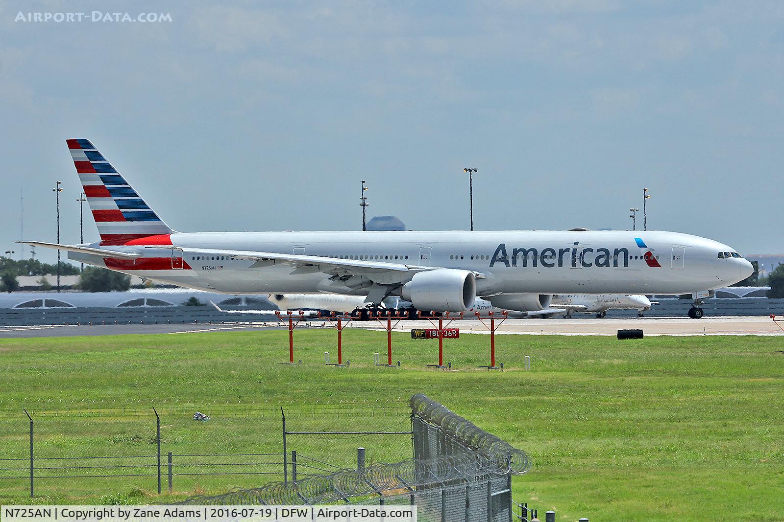 N725AN, 2013 Boeing 777-323/ER C/N 41666, American Airlines 777 about to depart DFW Airport
