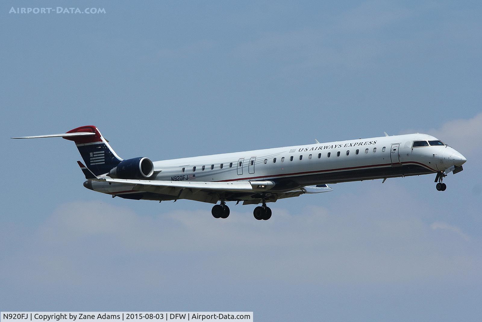 N920FJ, 2004 Bombardier CRJ-900ER (CL-600-2D24) C/N 15020, Arriving at DFW Airport