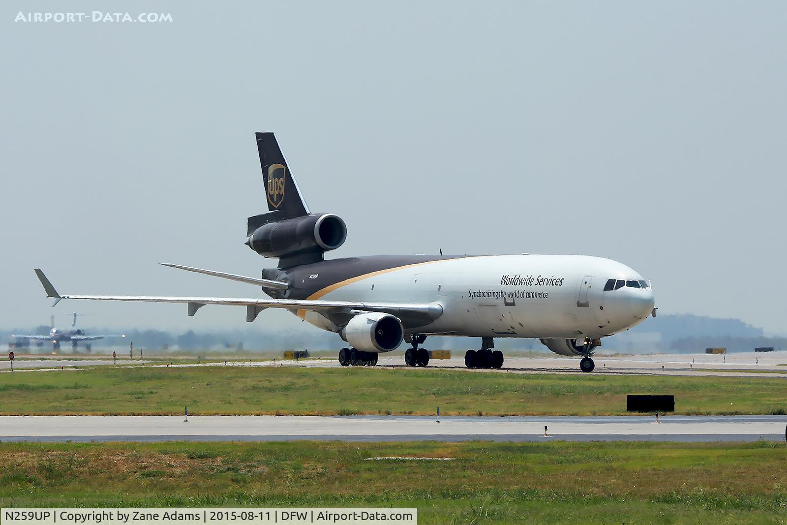 N259UP, 1991 McDonnell Douglas MD-11F C/N 48417, Arriving at DFW Airport
