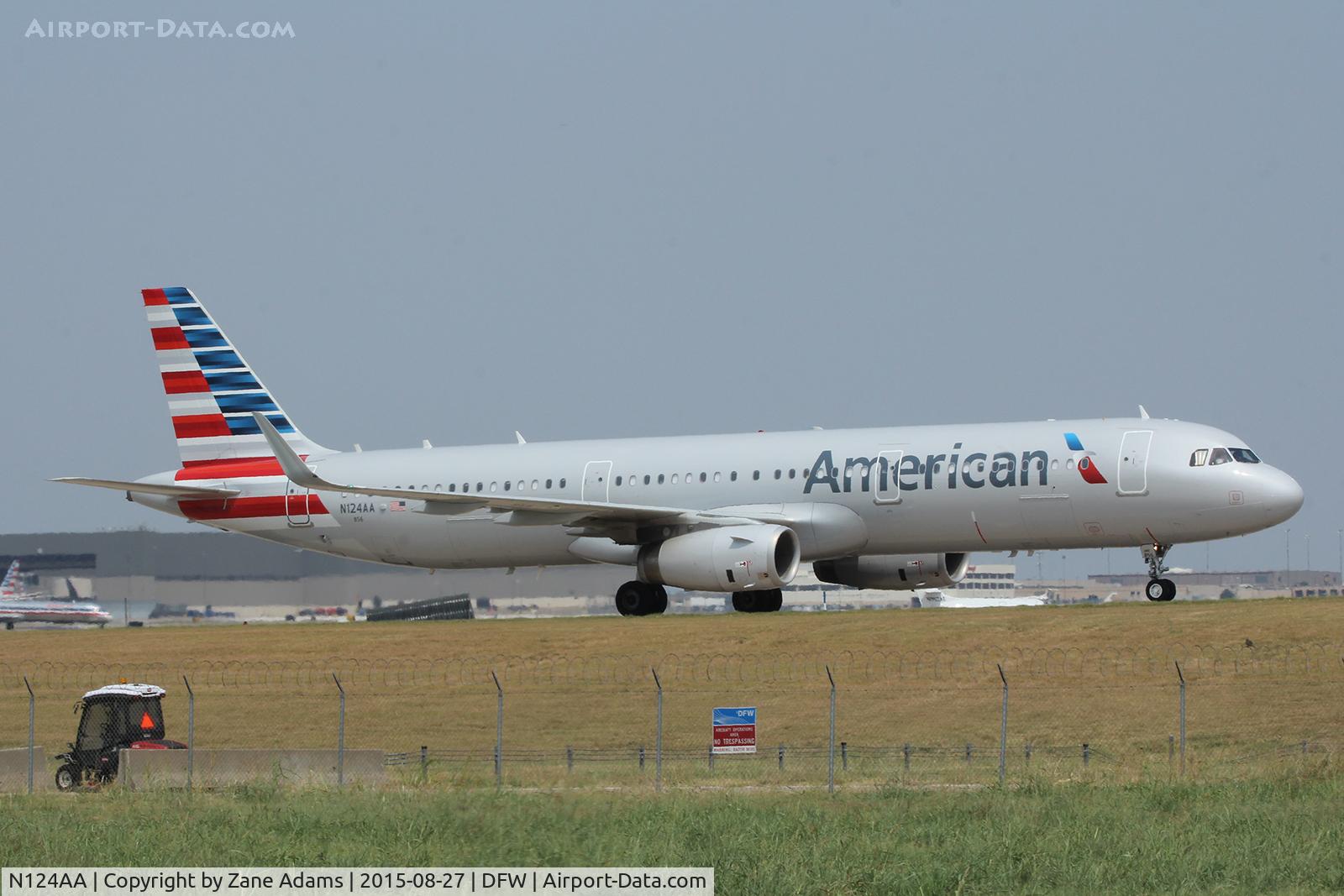 N124AA, 2014 Airbus A321-231 C/N 6271, Arriving at DFW Airport