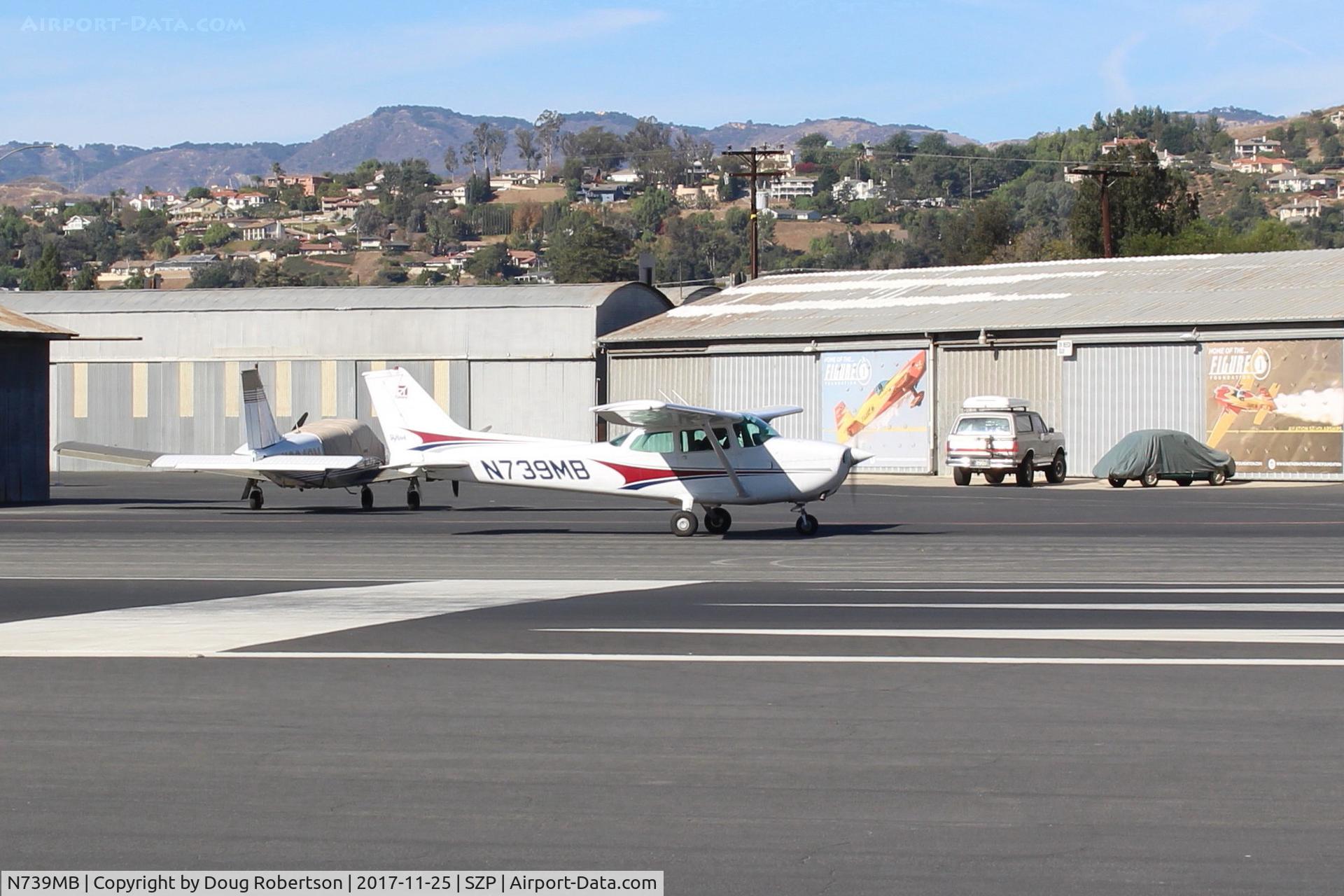 N739MB, 1978 Cessna 172N C/N 17270641, 1978 Cessna 172N SKYHAWK, Lycoming O-320-H2AD 160 Hp, holding short Rwy 22