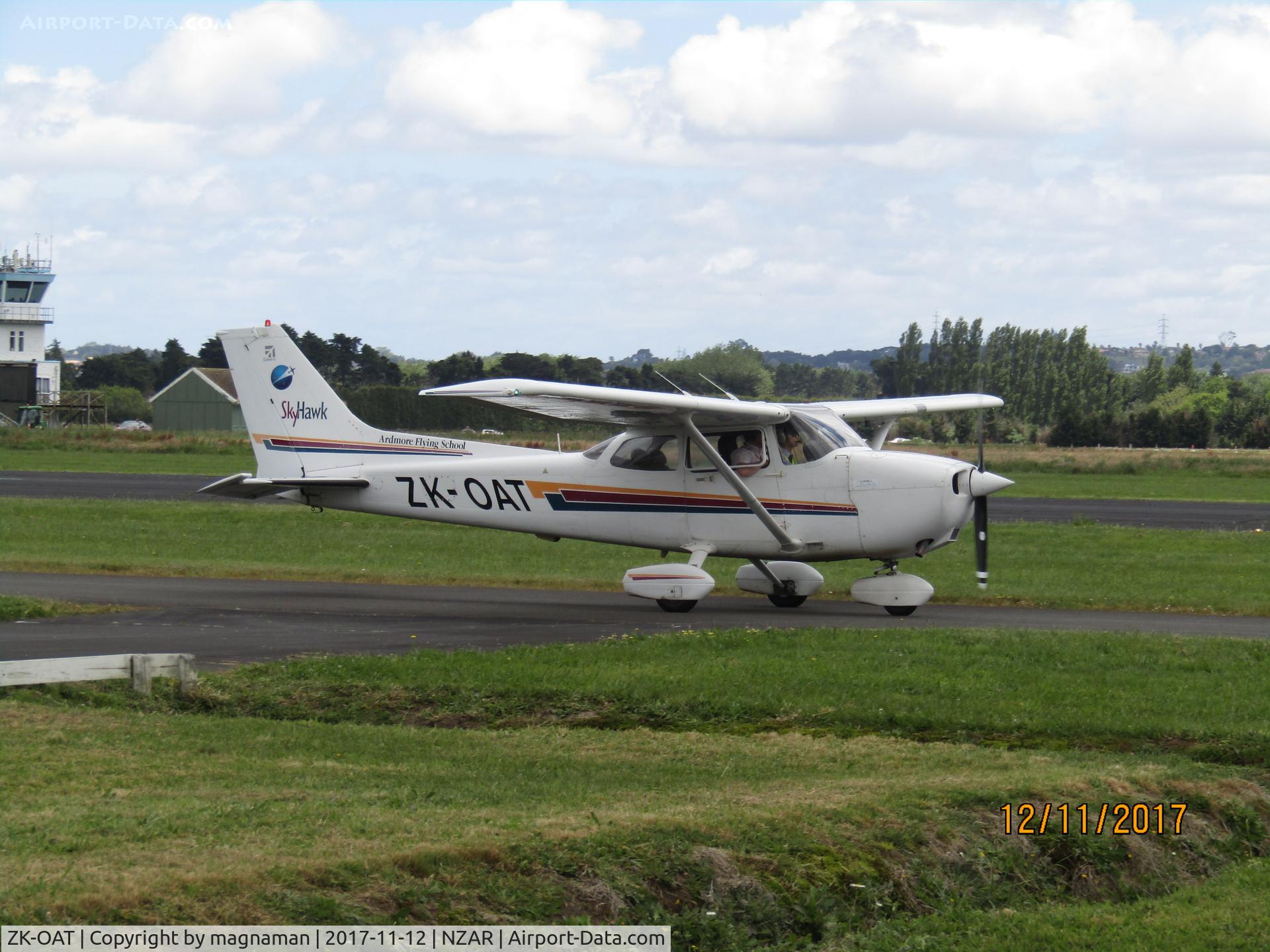 ZK-OAT, Cessna 172R C/N 17281000, club hack