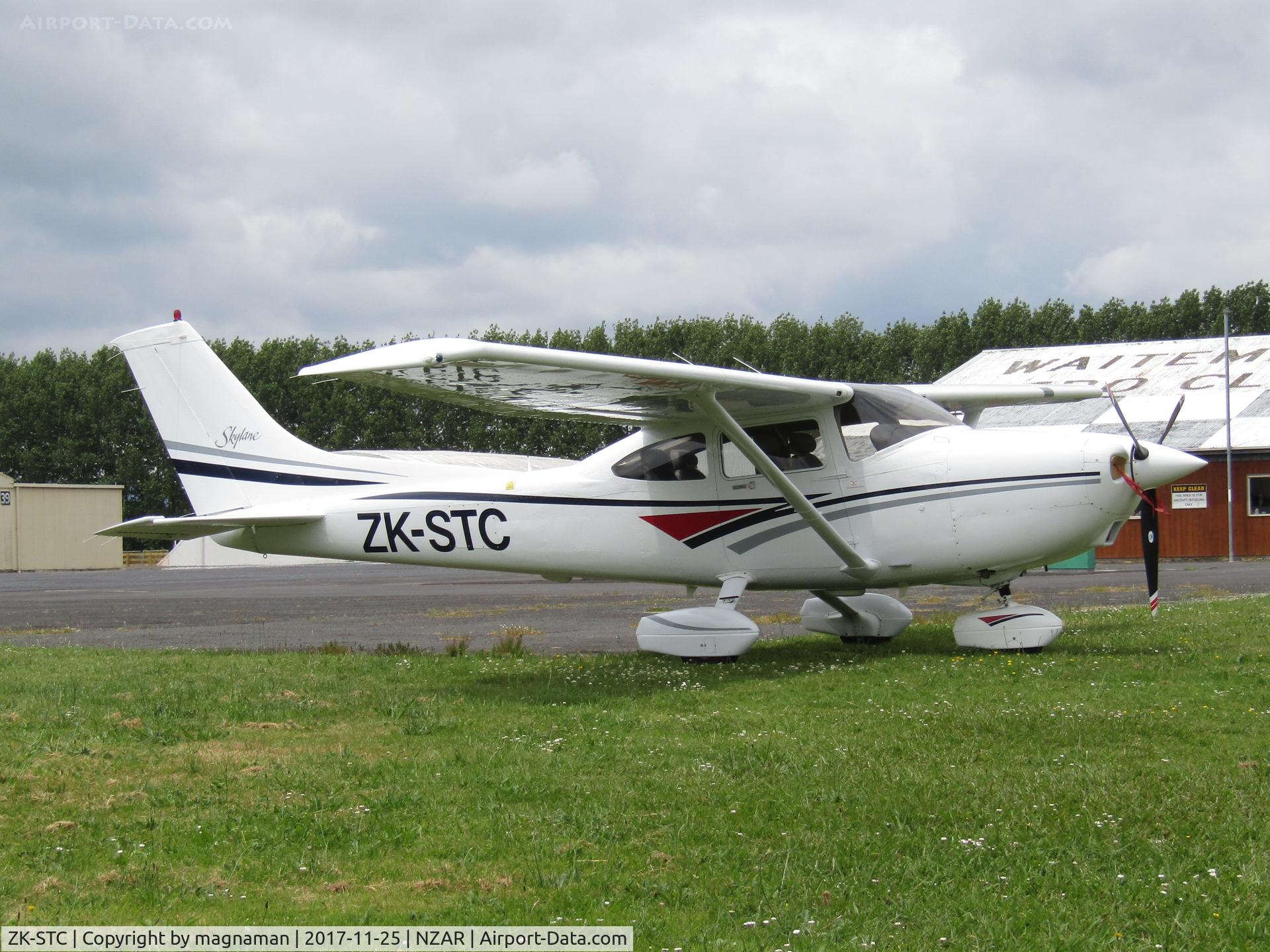 ZK-STC, Cessna 182S Skylane C/N 18280175, clean paint job