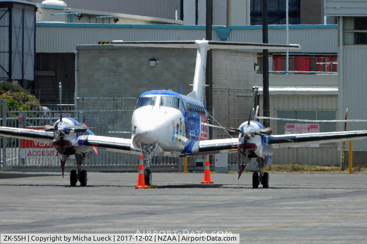 ZK-SSH, Beechcraft 350 Super King Air C/N FL-328, In Starship Hospital livery - beautiful!