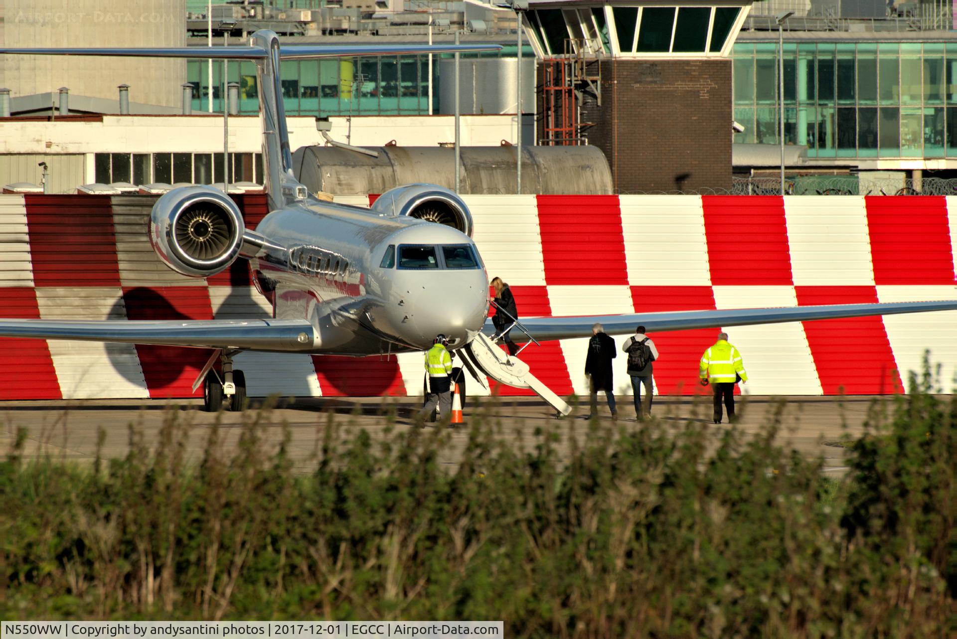 N550WW, 2008 Gulfstream Aerospace GV-SP (G550) C/N 5214, pax going on the gulf [FBO exc ramp]