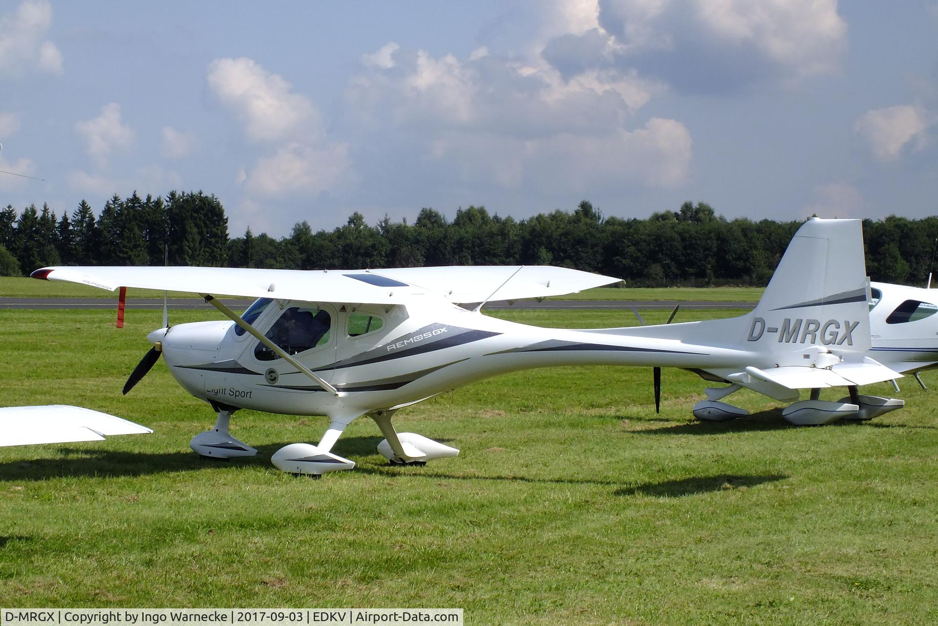 D-MRGX, 2009 Remos GX C/N 312, Remos GX at the Dahlemer Binz 60th jubilee airfield display