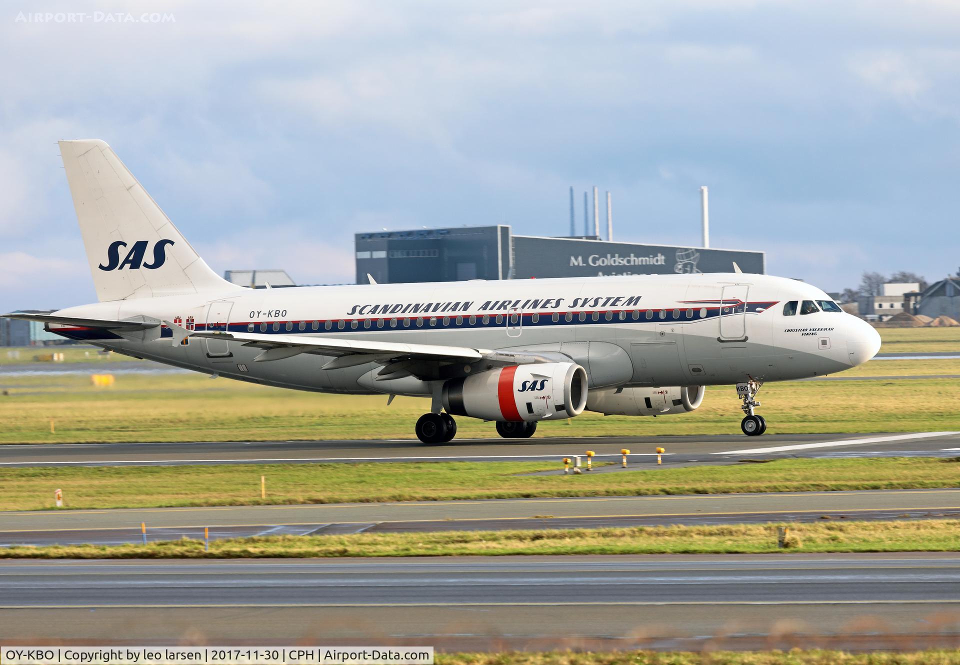 OY-KBO, 2006 Airbus A319-131 C/N 2850, Copenhagen 30.11.2017 with non std.cowling paint
