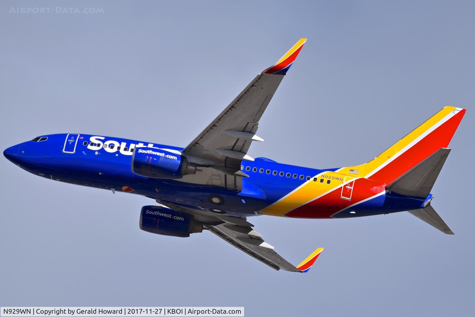 N929WN, 2008 Boeing 737-7H4 C/N 36631, Departing RWY 28R.