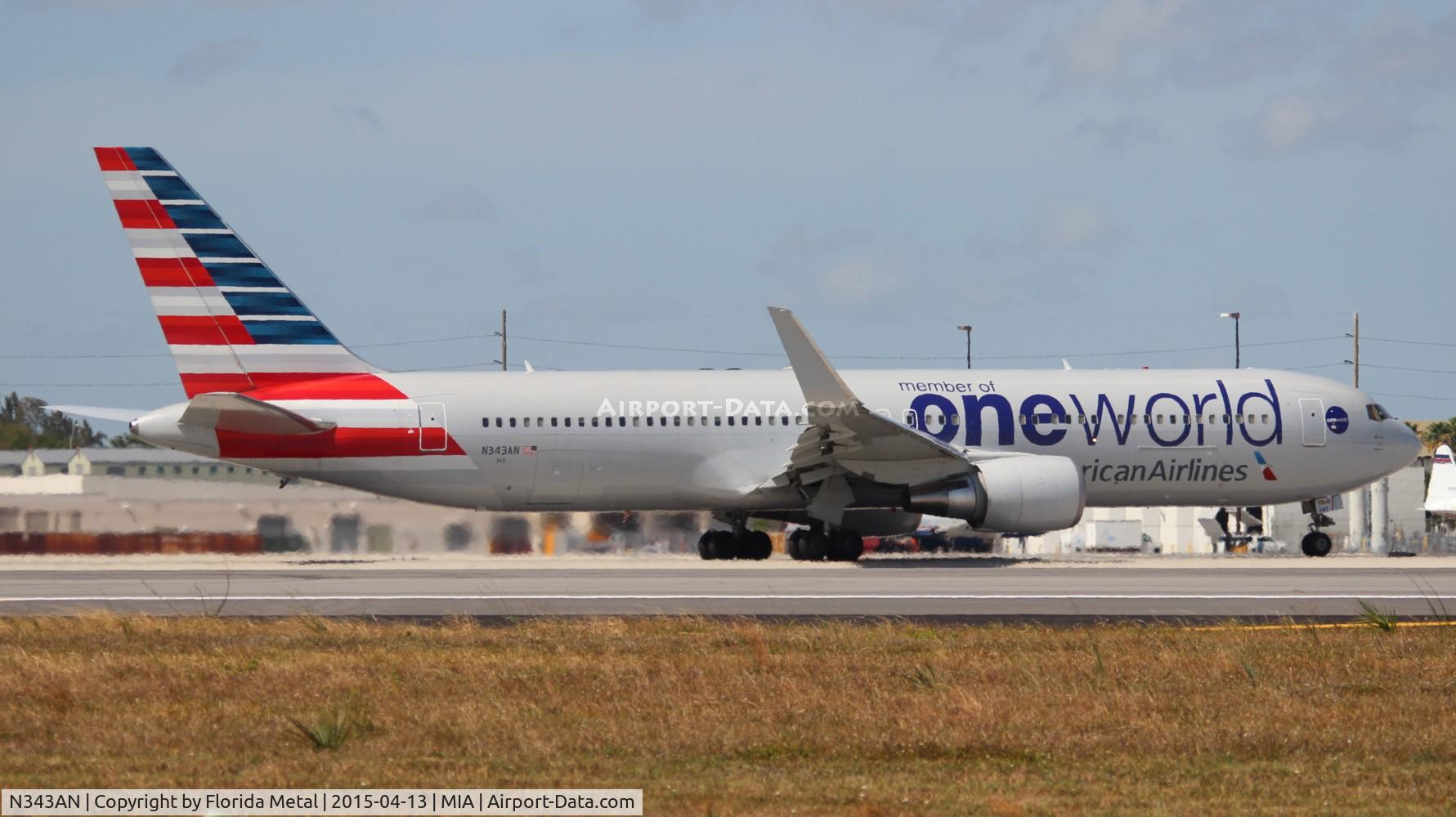 N343AN, 2003 Boeing 767-323 C/N 33082, American