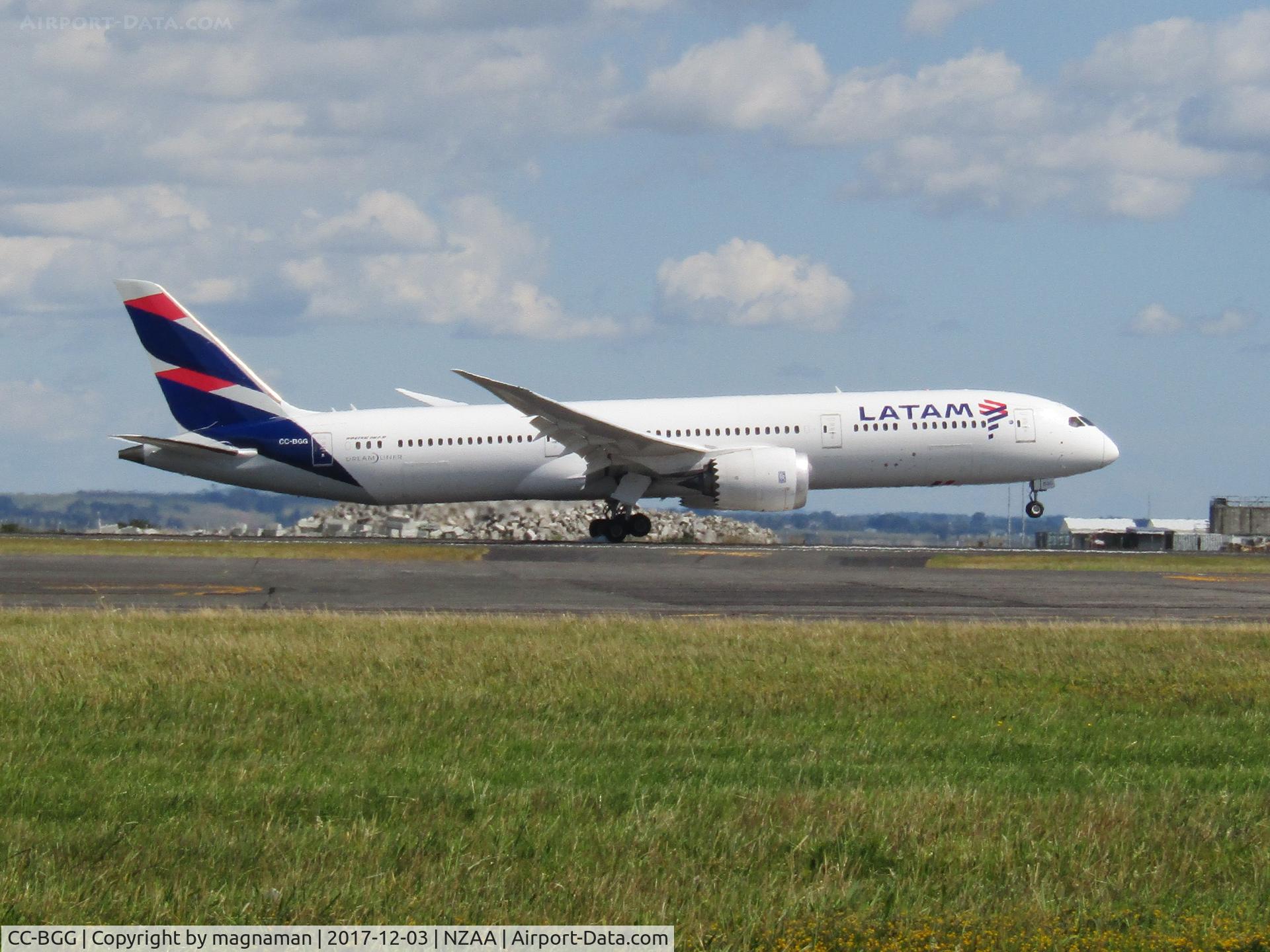 CC-BGG, 2015 Boeing 787-9 Dreamliner Dreamliner C/N 38461, nearly down