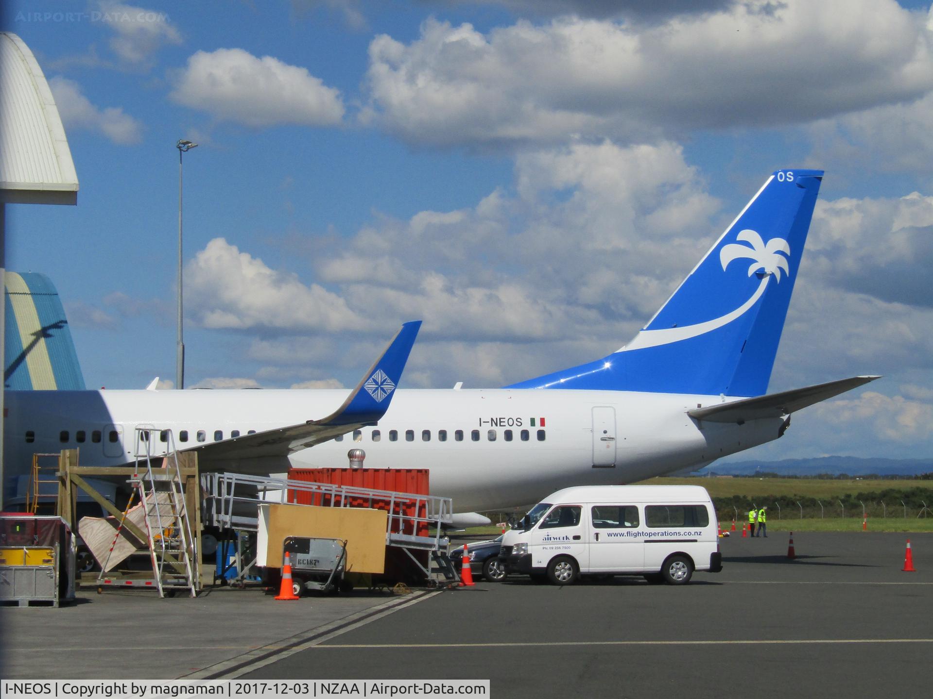 I-NEOS, 2002 Boeing 737-86N C/N 32733, in for a touch of maintenance I guess - still not got a photo of full a/c in new scheme