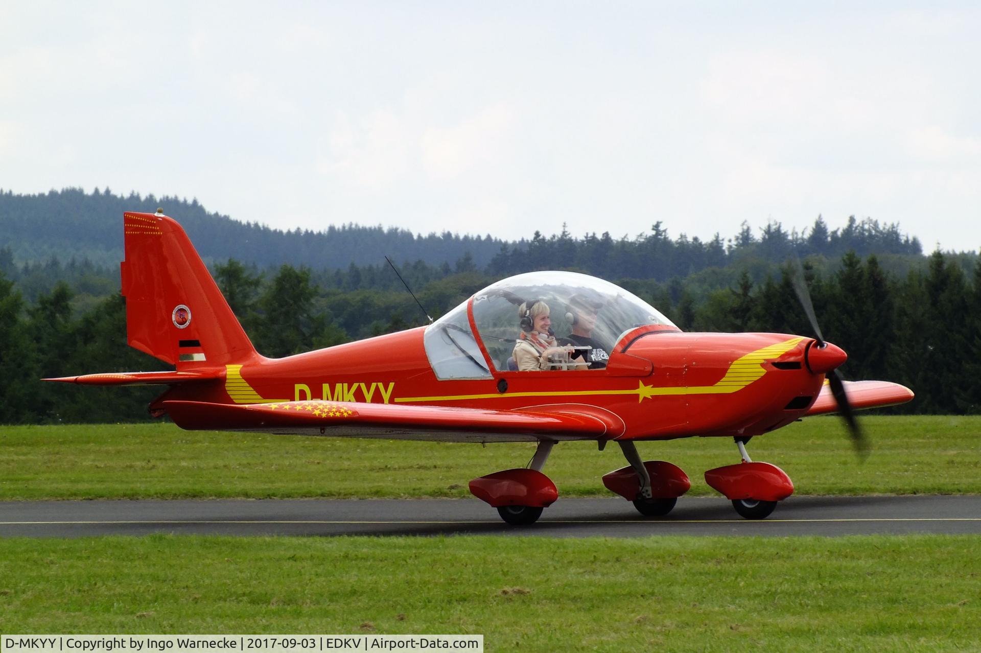 D-MKYY, 2004 Evektor EV-97 Eurostar C/N 2004-2115, Evektor EV-97 Eurostar at the Dahlemer Binz 60th jubilee airfield display