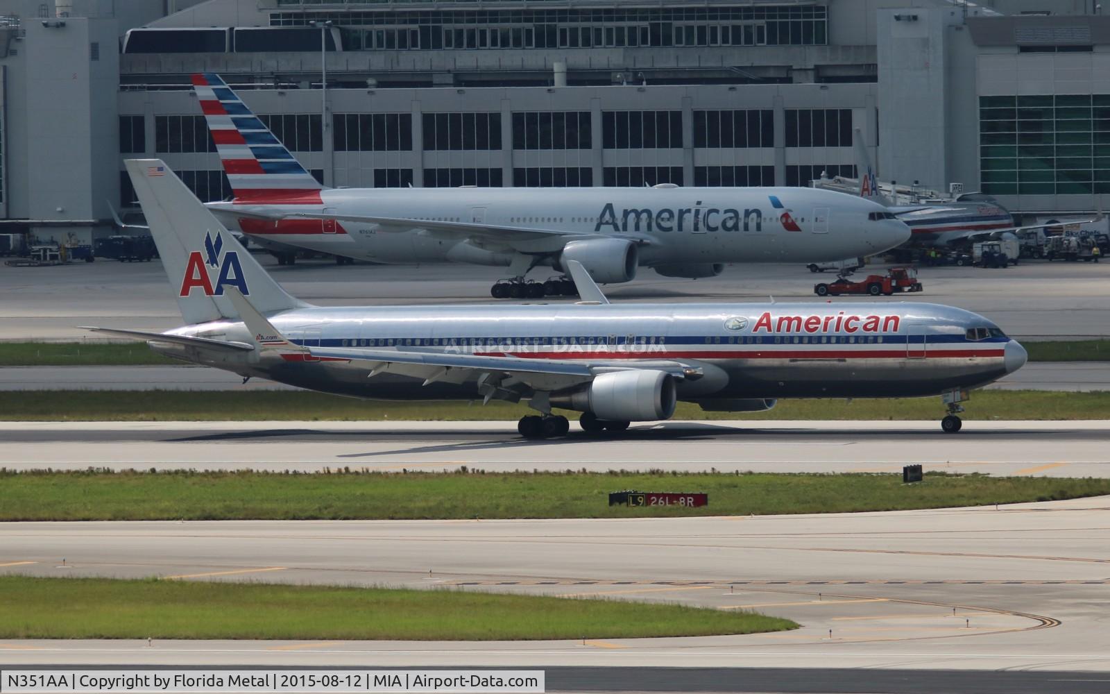 N351AA, 1988 Boeing 767-323 C/N 24032, American