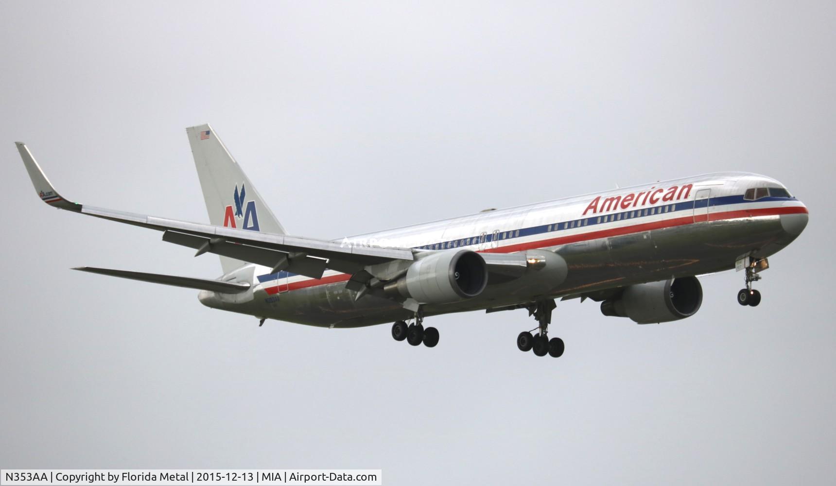 N353AA, 1988 Boeing 767-323 C/N 24034, American