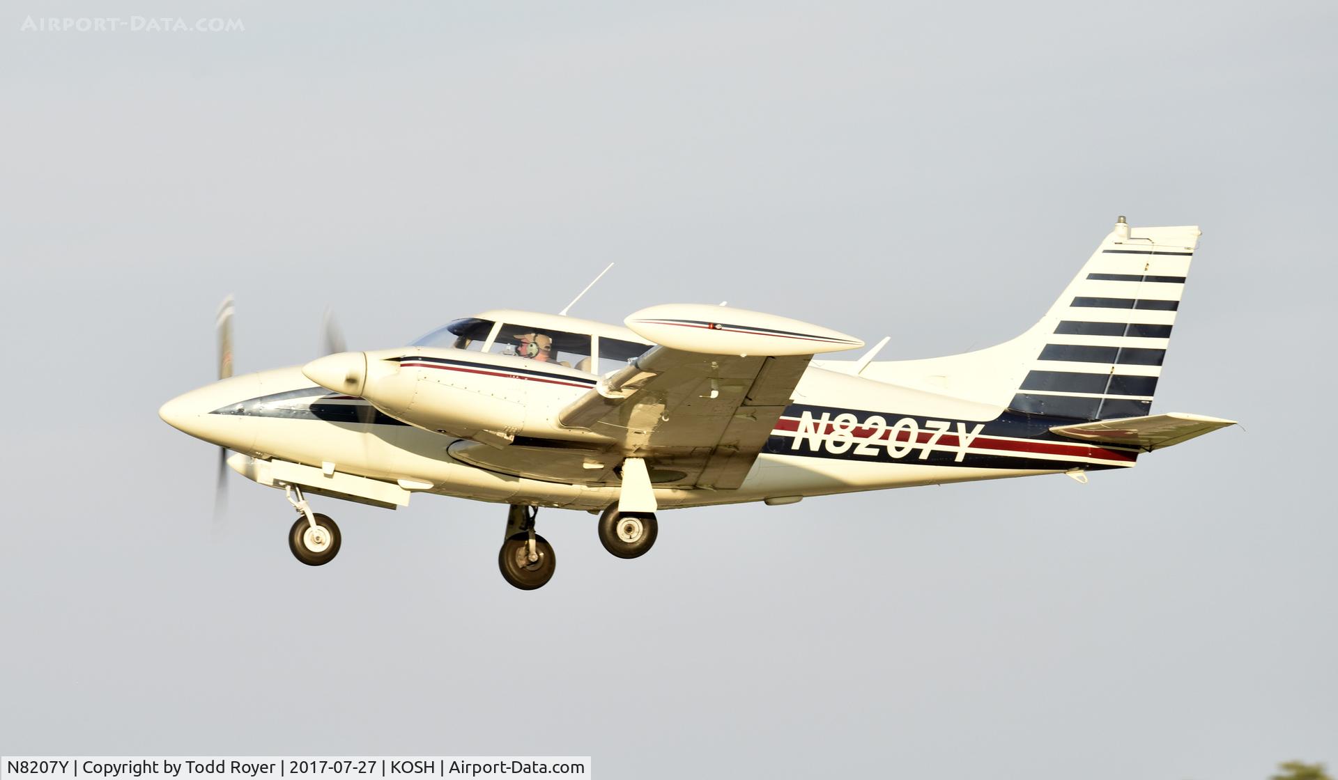 N8207Y, 1966 Piper PA-30 Twin Comanche C/N 30-1333, Airventure 2017