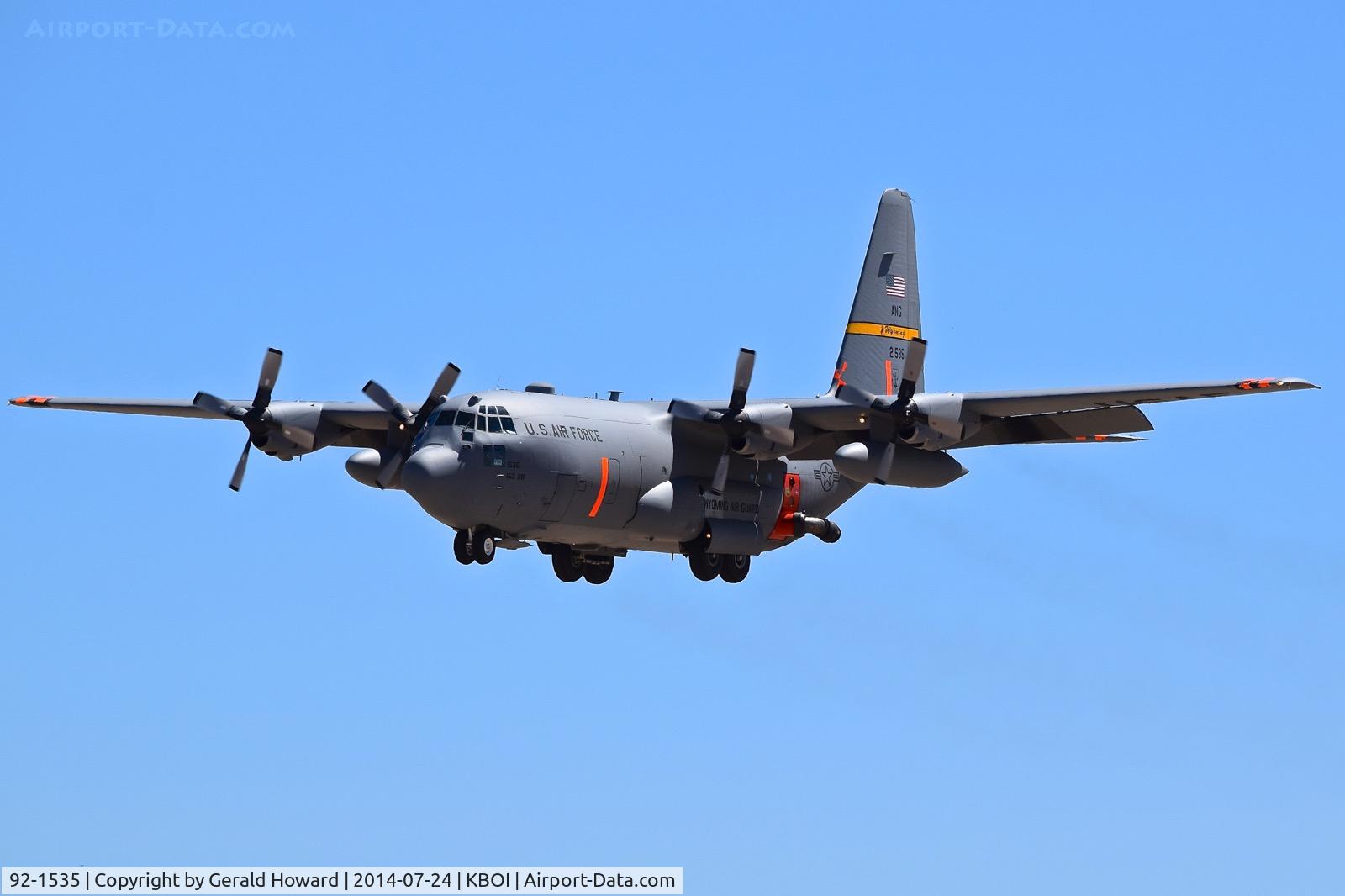 92-1535, 1992 Lockheed C-130H Hercules C/N 382-5324, Approach RWY 28L.  153rd Airlift Wing, WY ANG