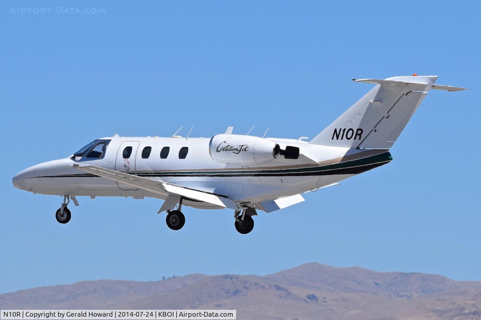 N10R, 1995 Cessna 525 CitationJet CJ1 C/N 525-0105, Landing RWY 28L.