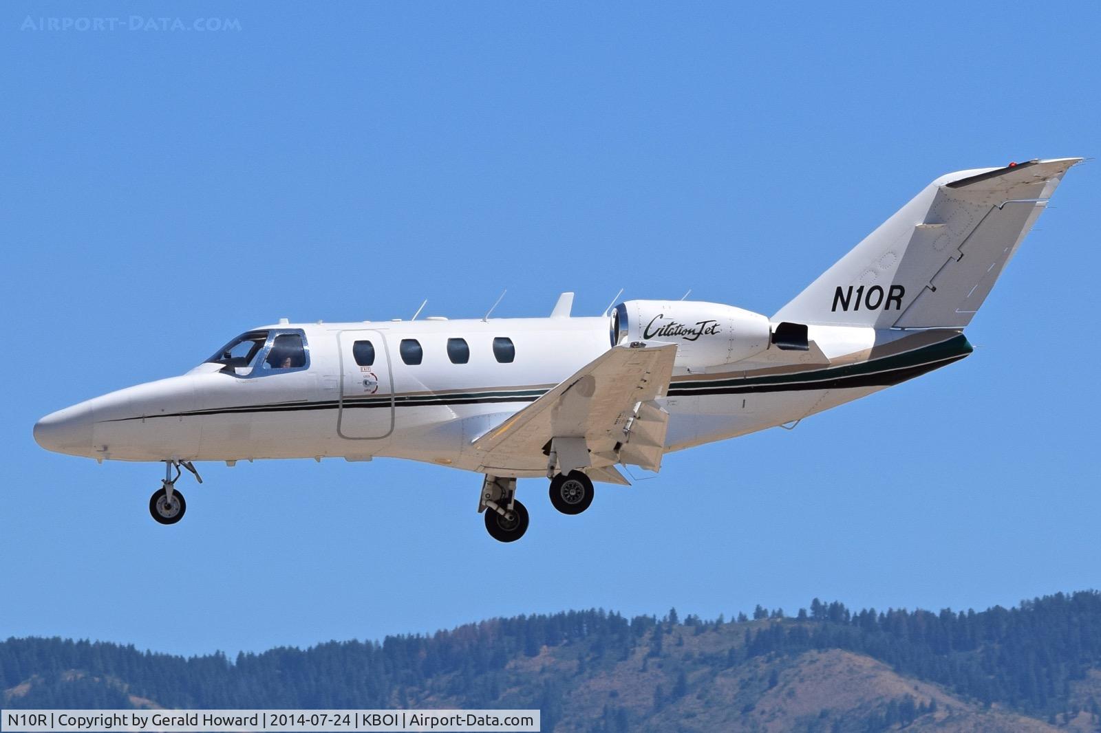 N10R, 1995 Cessna 525 CitationJet CJ1 C/N 525-0105, Landing RWY 28L.
