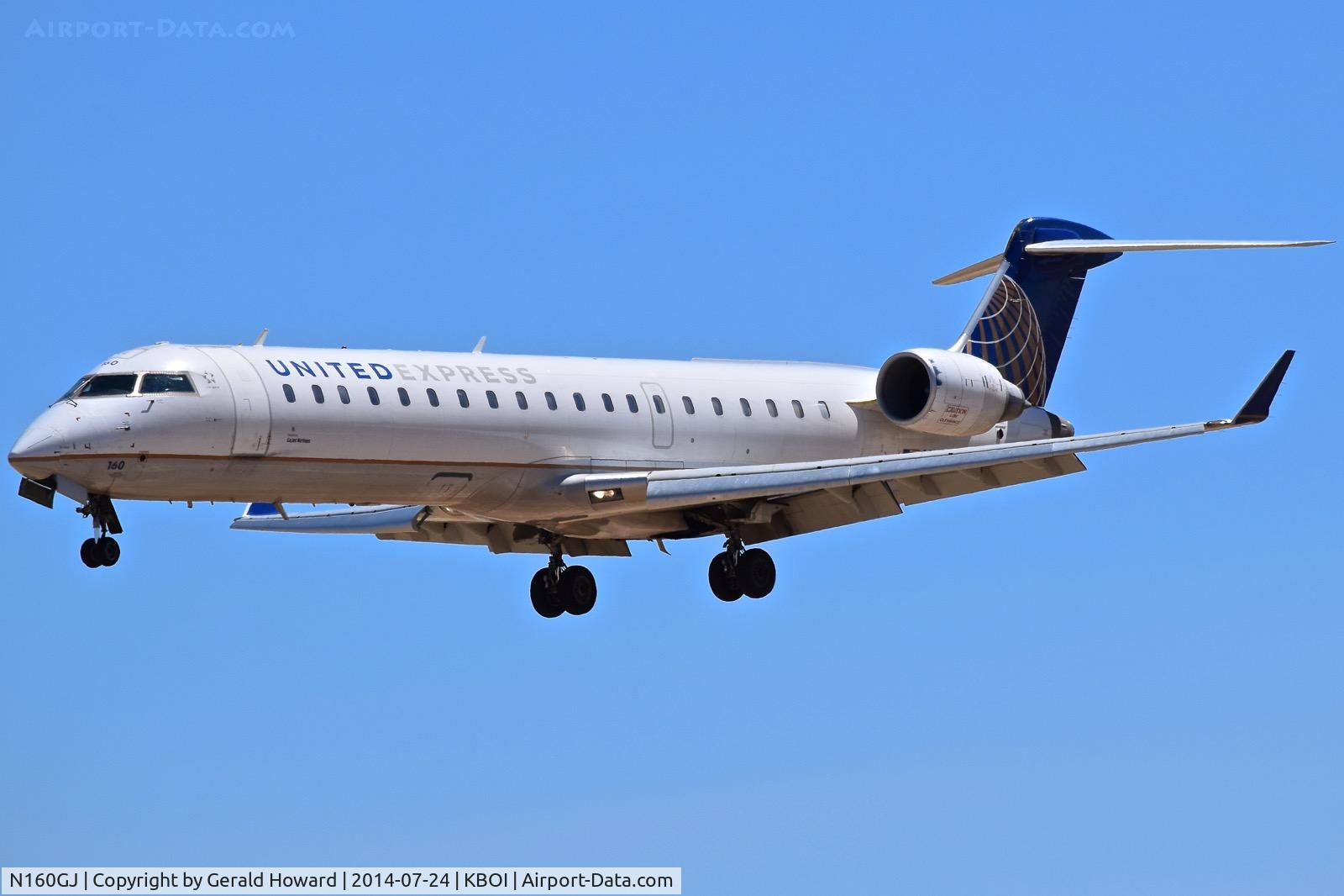 N160GJ, 2006 Bombardier CRJ-702 (CL-600-2C10) Regional Jet C/N 10239, Landing approach to RWY 28L.
