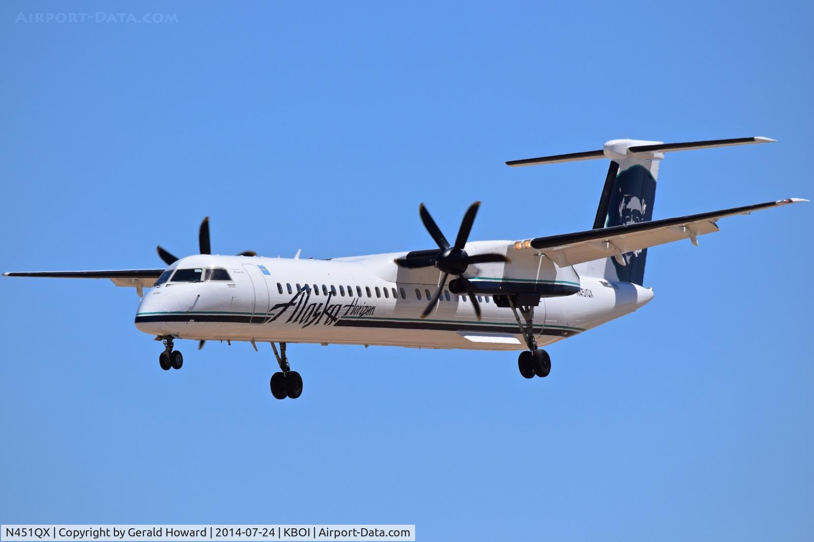 N451QX, 2013 Bombardier DHC-8-402 Dash 8 C/N 4457, Approach to RWY 28L.