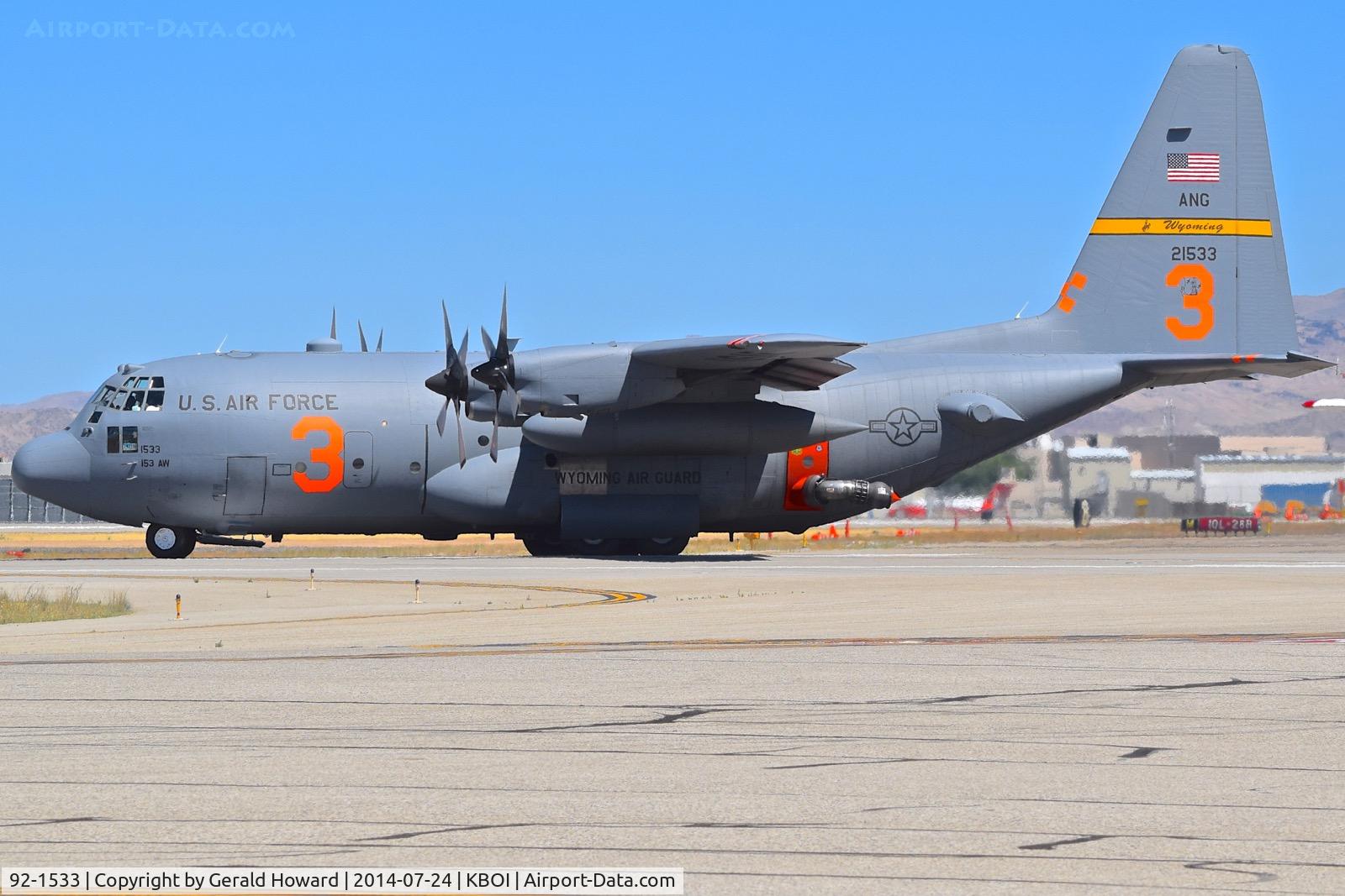92-1533, 1992 Lockheed C-130H Hercules C/N 382-5322, Taxiing onto RWY 28L.  153rd Airlift Wing, WY ANG