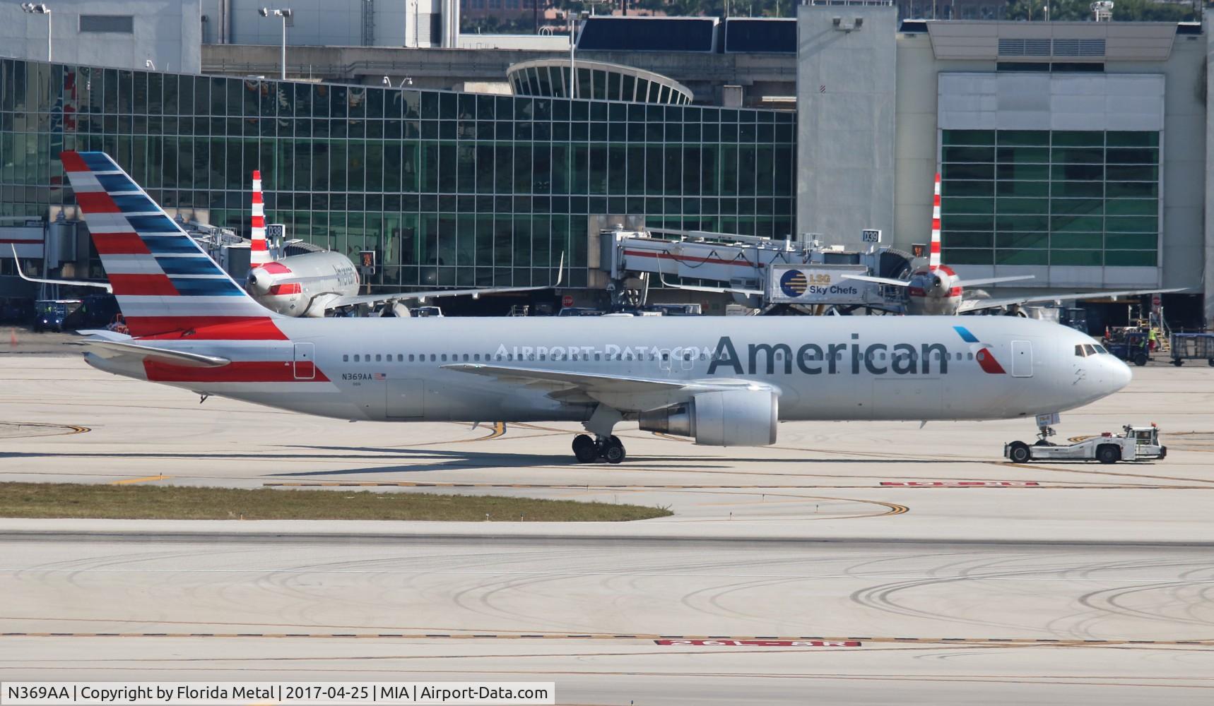 N369AA, 1992 Boeing 767-323 C/N 25196, American