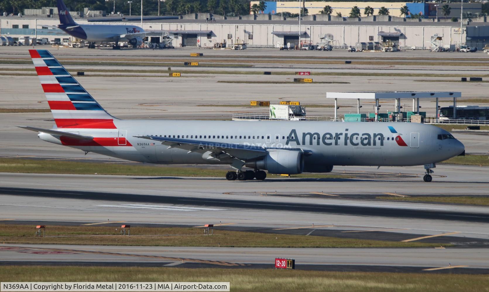 N369AA, 1992 Boeing 767-323 C/N 25196, American