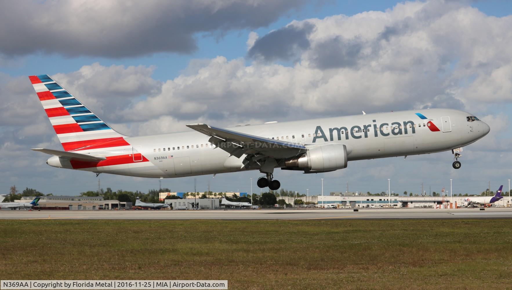 N369AA, 1992 Boeing 767-323 C/N 25196, American