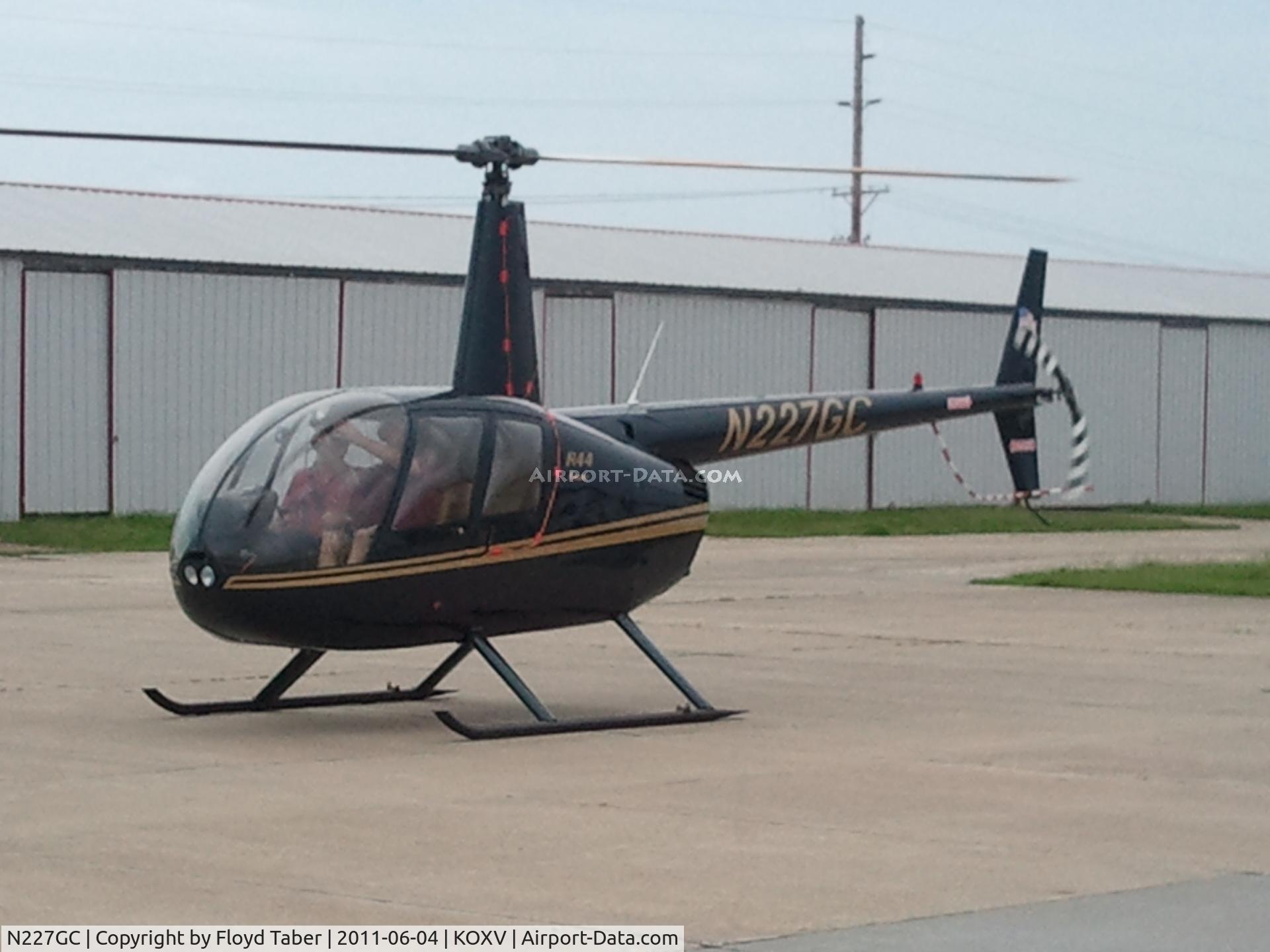 N227GC, 2002 Robinson R44 C/N 1205, Just landed at KOXV