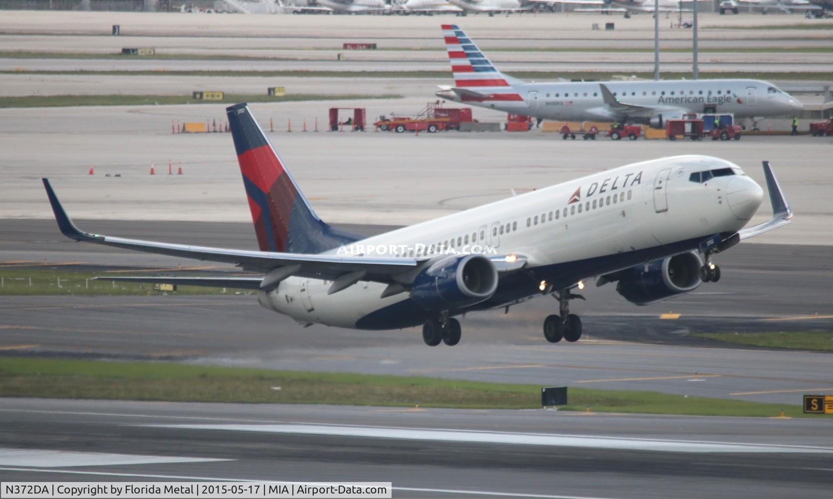 N372DA, 1998 Boeing 737-832 C/N 29620, Delta