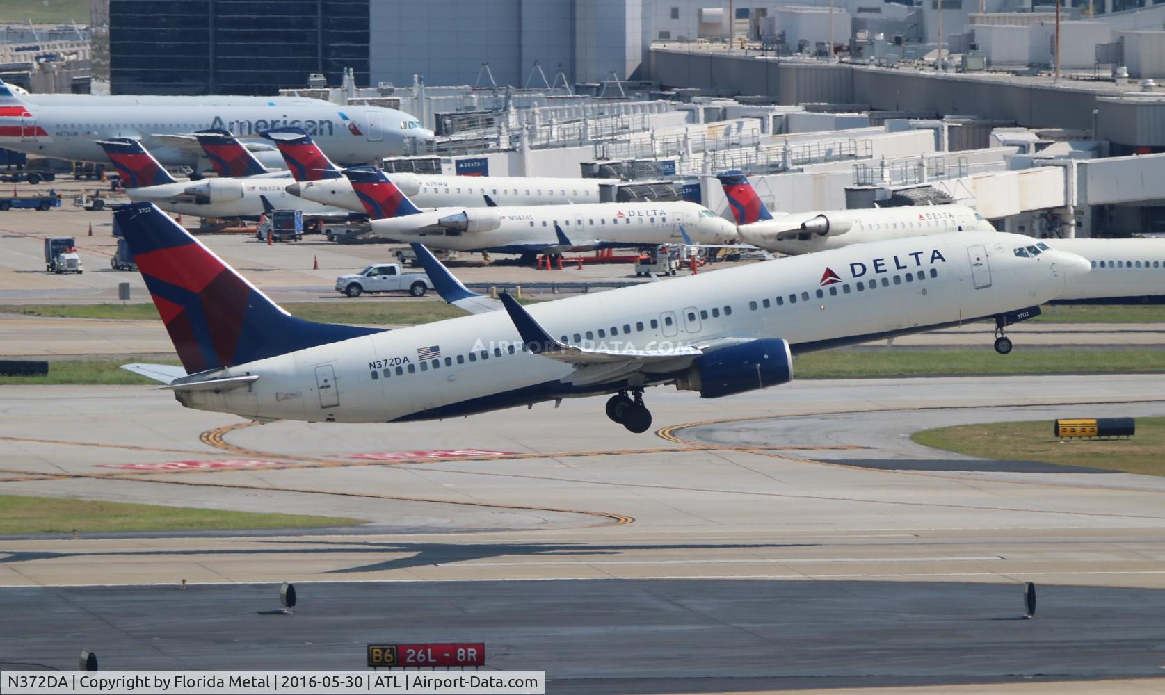N372DA, 1998 Boeing 737-832 C/N 29620, Delta