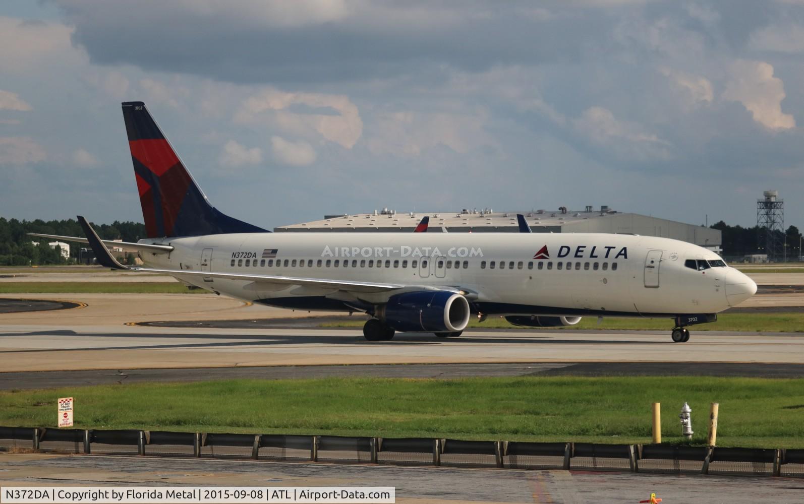 N372DA, 1998 Boeing 737-832 C/N 29620, Delta