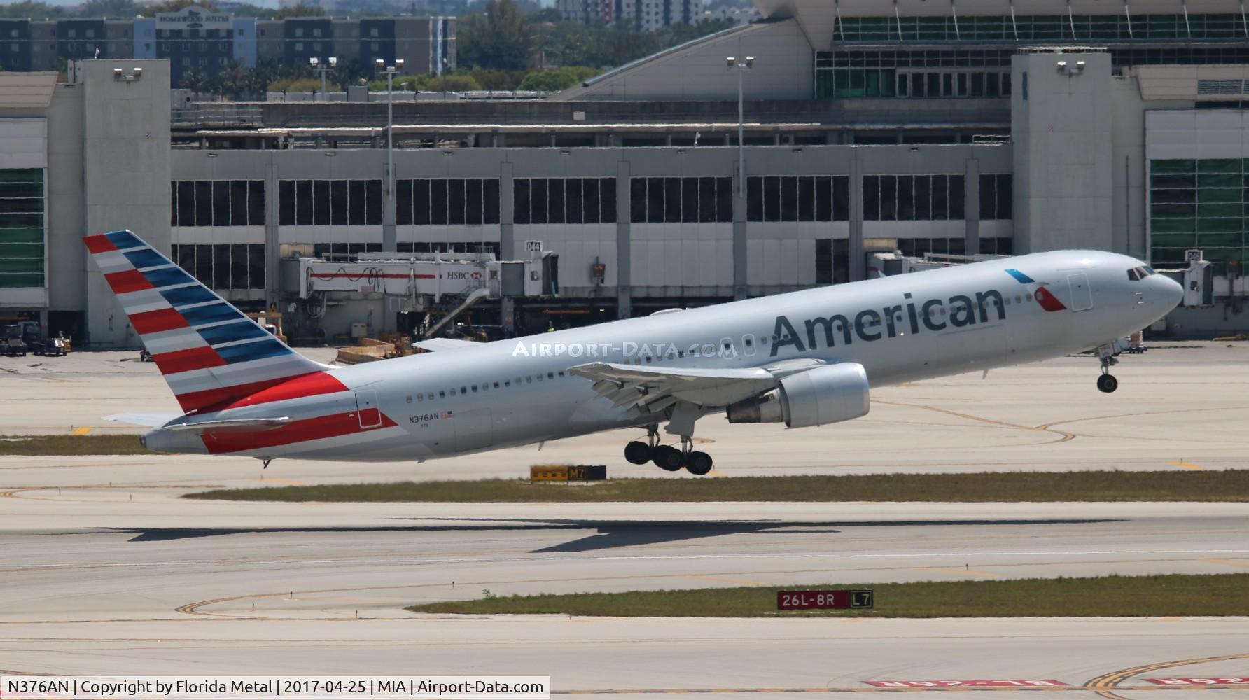 N376AN, 1992 Boeing 767-323 C/N 25445, American