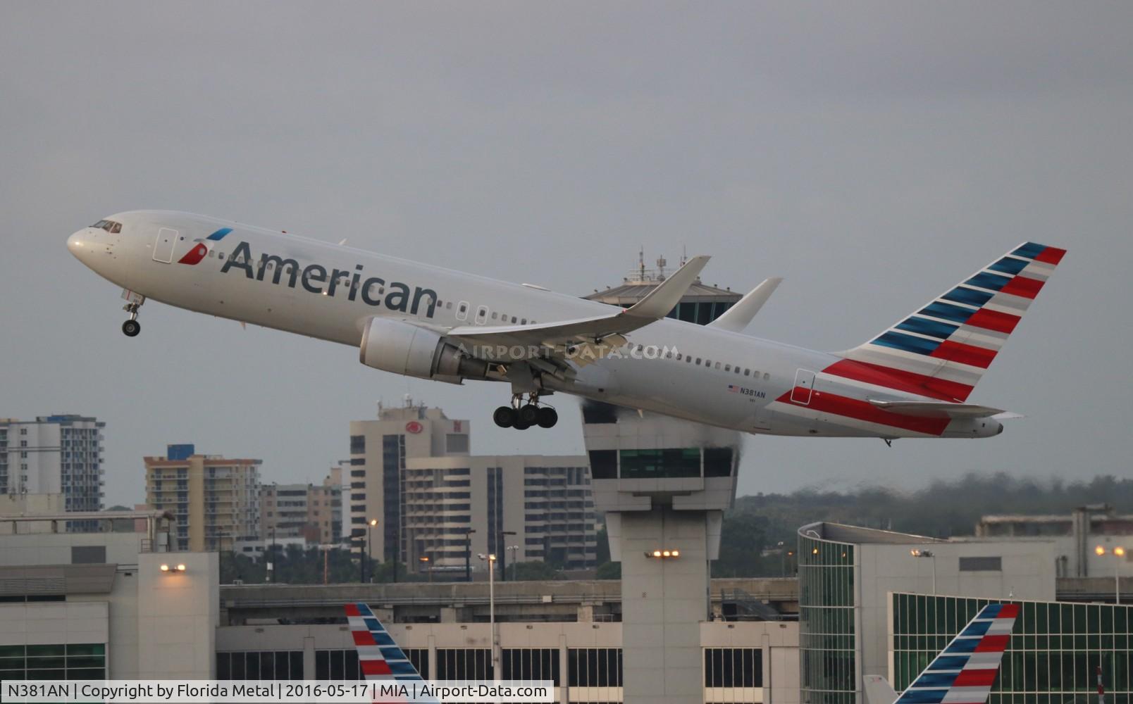N381AN, 1993 Boeing 767-323 C/N 25450, American