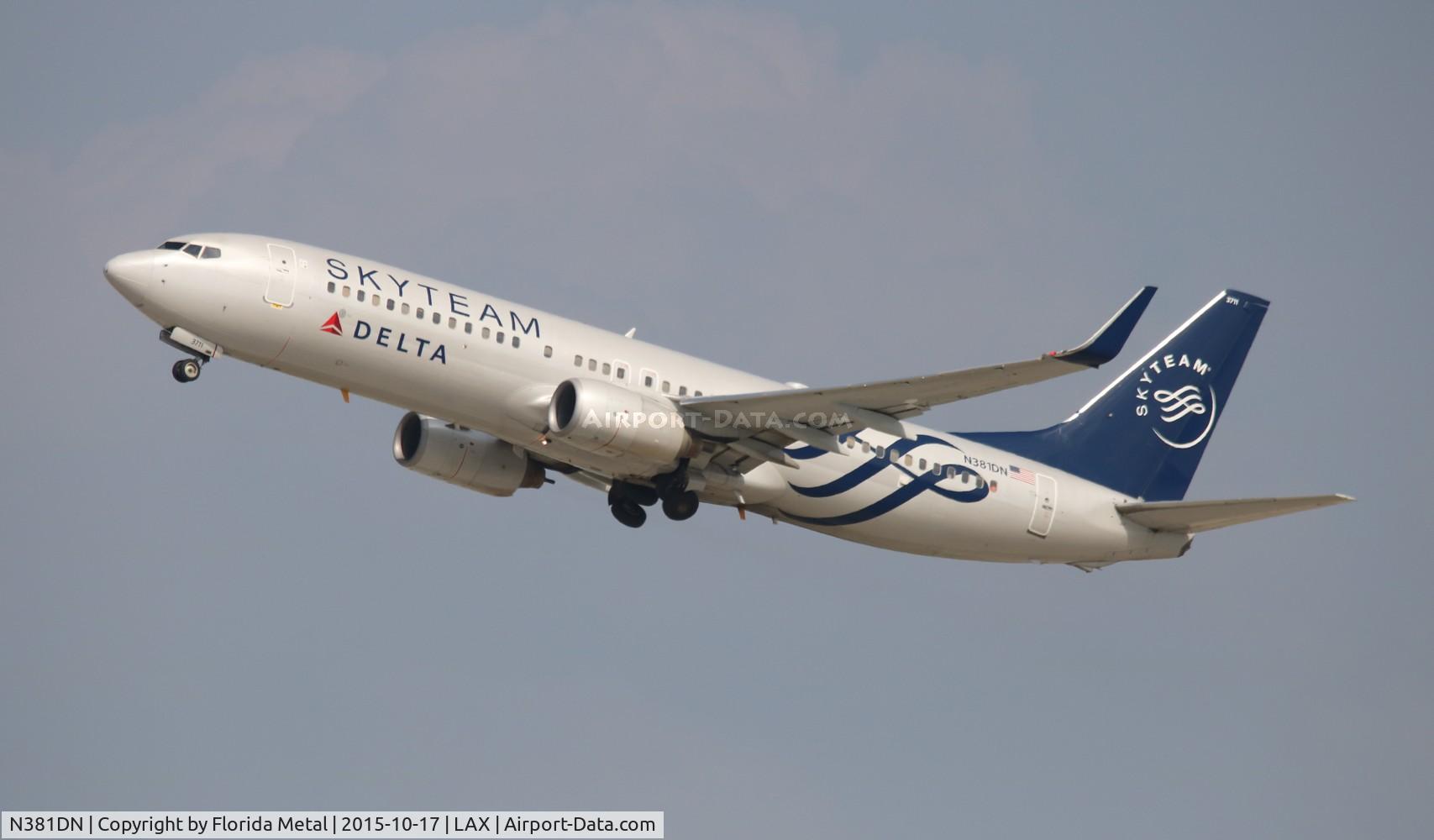 N381DN, 1999 Boeing 737-832 C/N 30350, Delta Skyteam