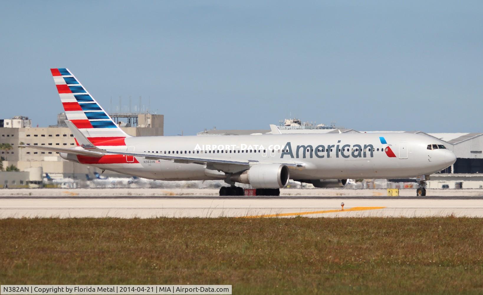 N382AN, 1993 Boeing 767-323/ER C/N 25451, American