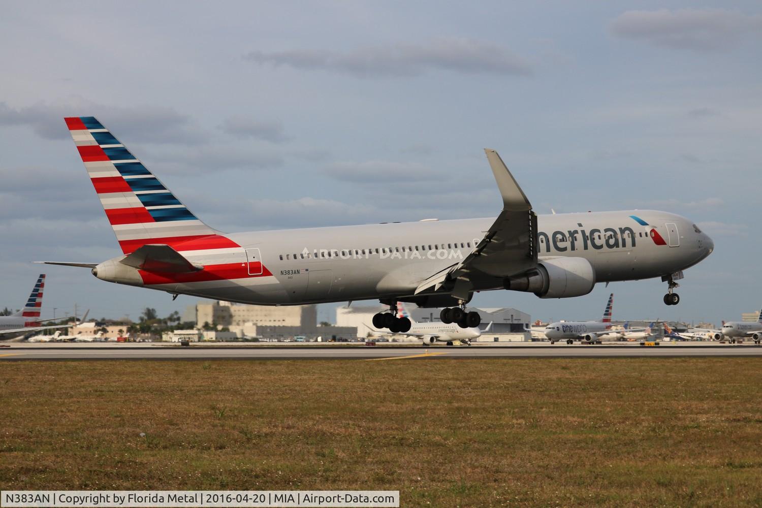 N383AN, 1993 Boeing 767-323 C/N 26995, American