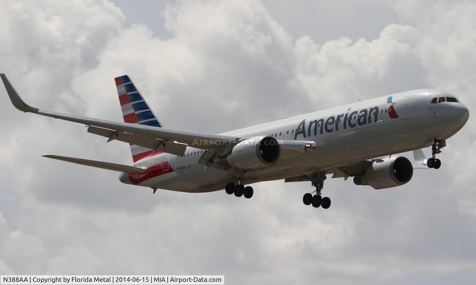 N388AA, 1994 Boeing 767-323 C/N 27448, American