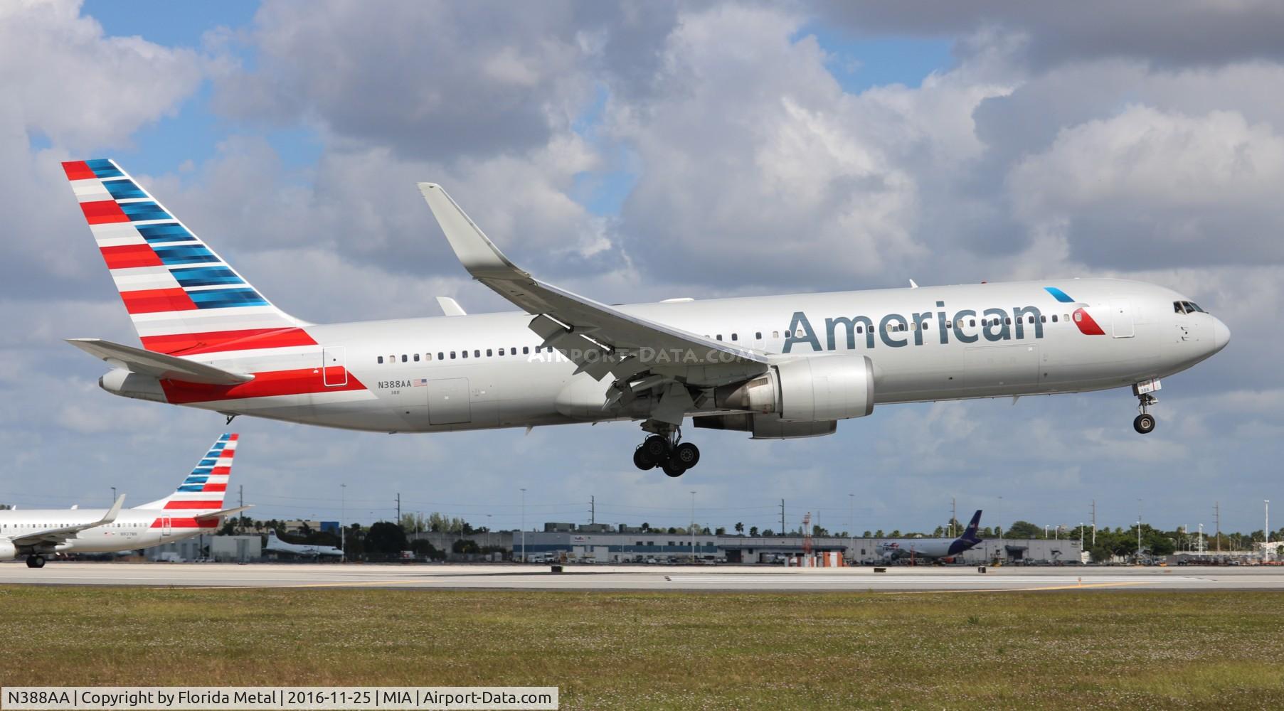 N388AA, 1994 Boeing 767-323 C/N 27448, American