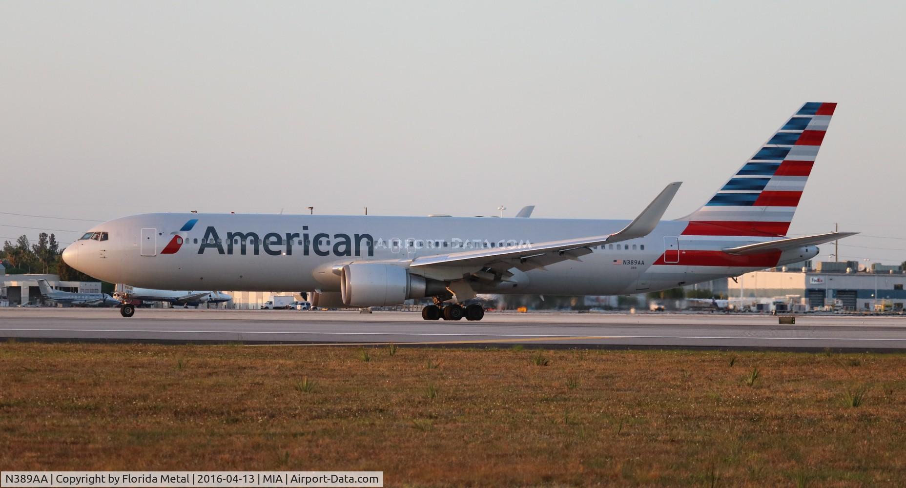 N389AA, 1994 Boeing 767-323 C/N 27449, American