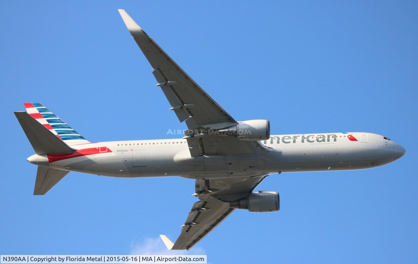 N390AA, 1995 Boeing 767-323 C/N 27450, American