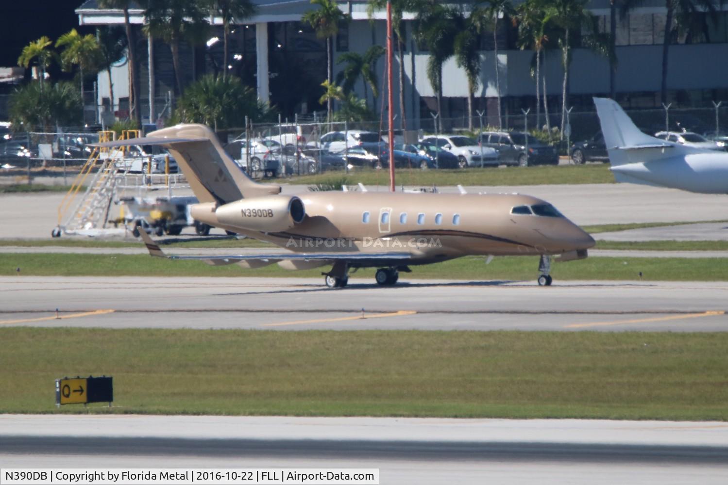 N390DB, 2006 Bombardier Challenger 300 (BD-100-1A10) C/N 20131, Challenger 300