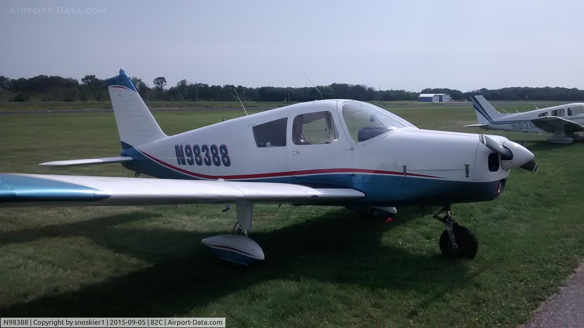 N98388, 1969 Piper PA-28-140 C/N 28-26155, 82C photos